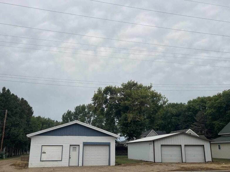 Primary Photo Of 945 Morgan St, Tracy Auto Repair For Sale