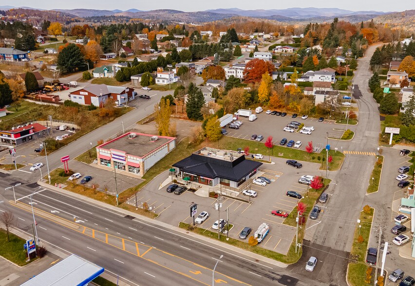 More Photos Of 670 Rue Principale, Ste-Agathe-des-Monts General Retail For Sale