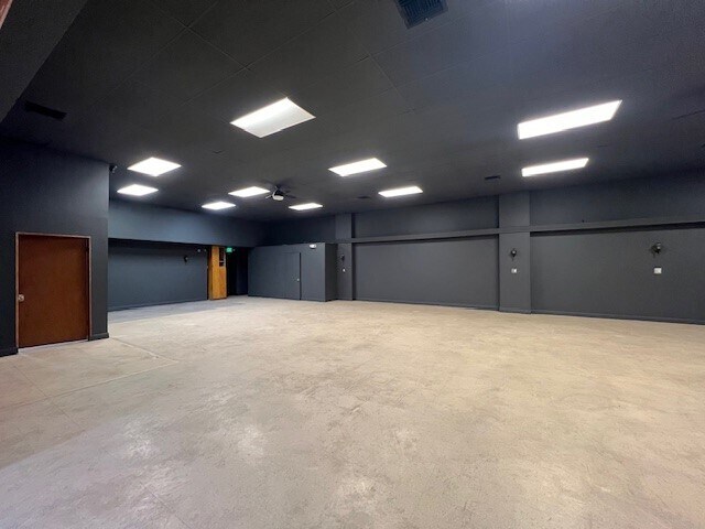 More Photos Of 8548 Lankershim Blvd, Sun Valley Warehouse For Sale