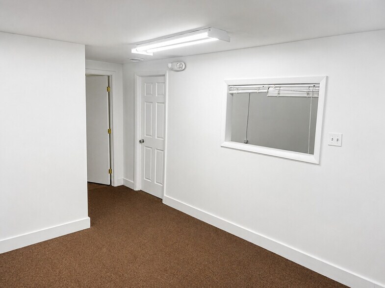 More Photos Of 4749-4751 Stamp Rd, Temple Hills Warehouse For Sale