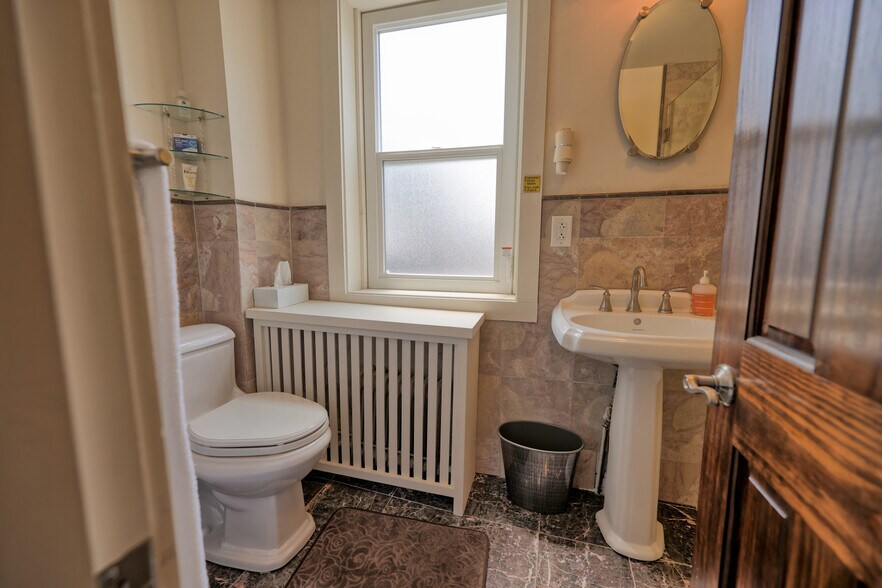 More Photos Of 511 Warren St, Hudson Storefront Retail Residential For Sale