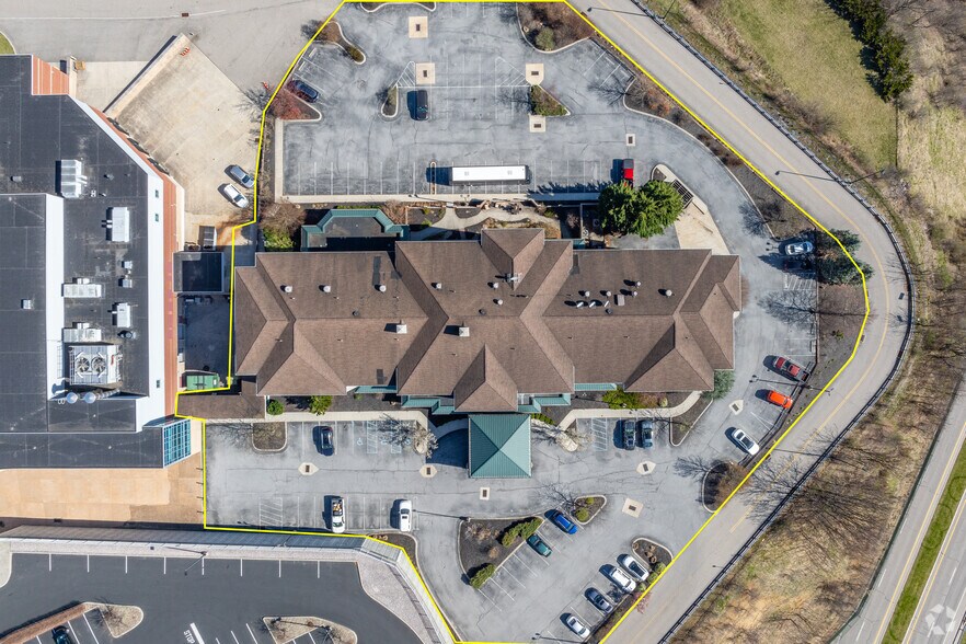 More Photos Of 2 Convention Center Dr, Altoona Hotel For Sale