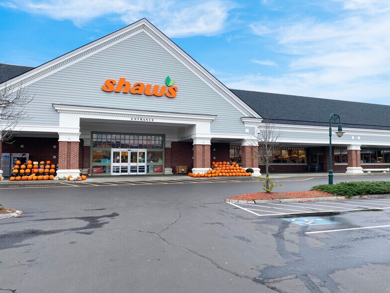 More Photos Of 10 Benning St, West Lebanon Unknown For Lease