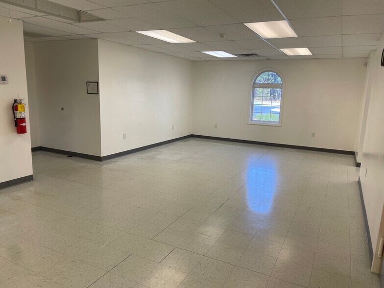 More Photos Of 2141 Eastview Pky, Conyers Office For Sale