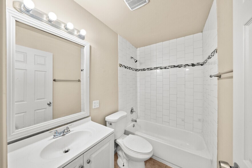 More Photos Of 2605 Albatross Way, Sacramento Apartments For Sale