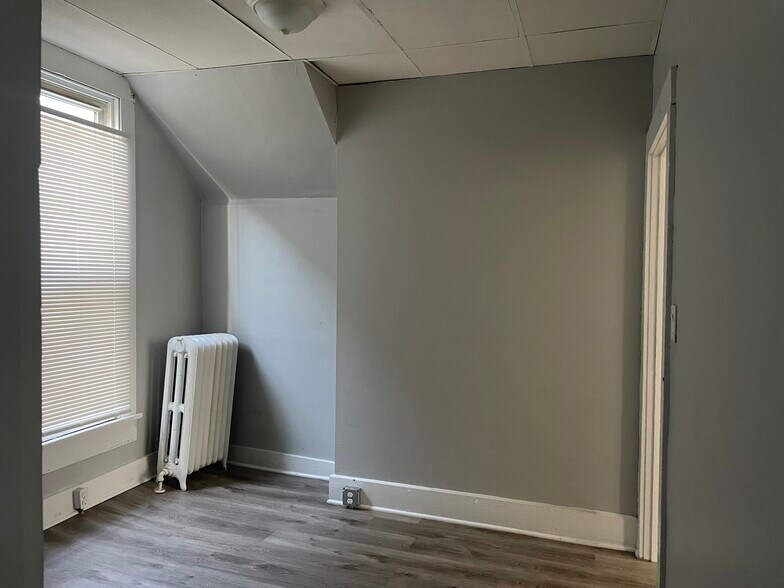 More Photos Of 1225 Vincennes St, New Albany Apartments For Sale