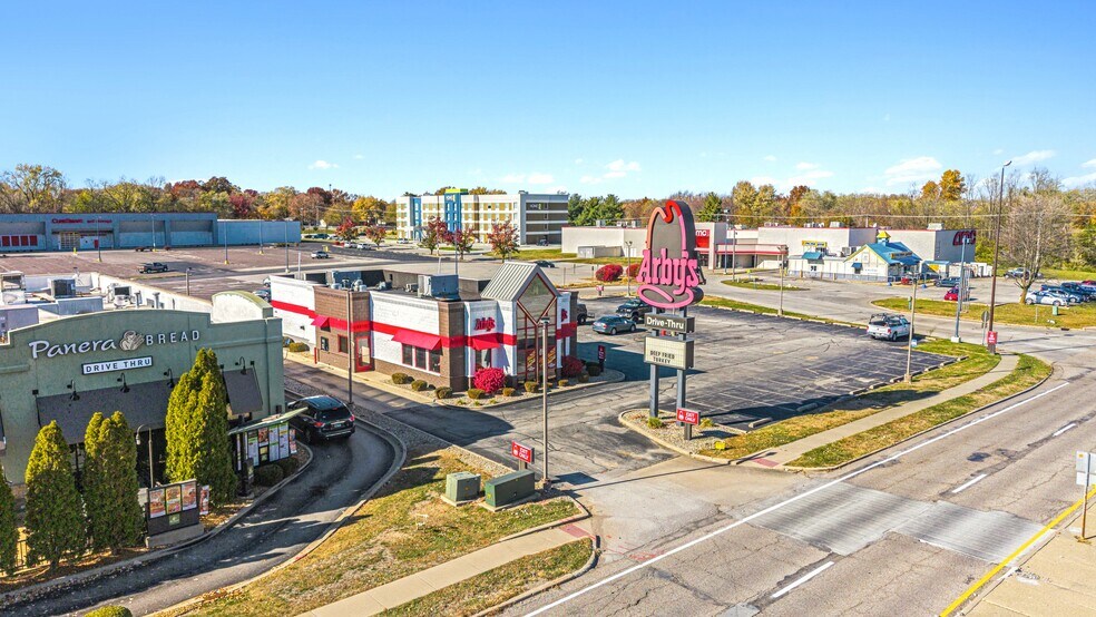 More Photos Of 3009 S Dirksen Pky, Springfield Fast Food For Sale