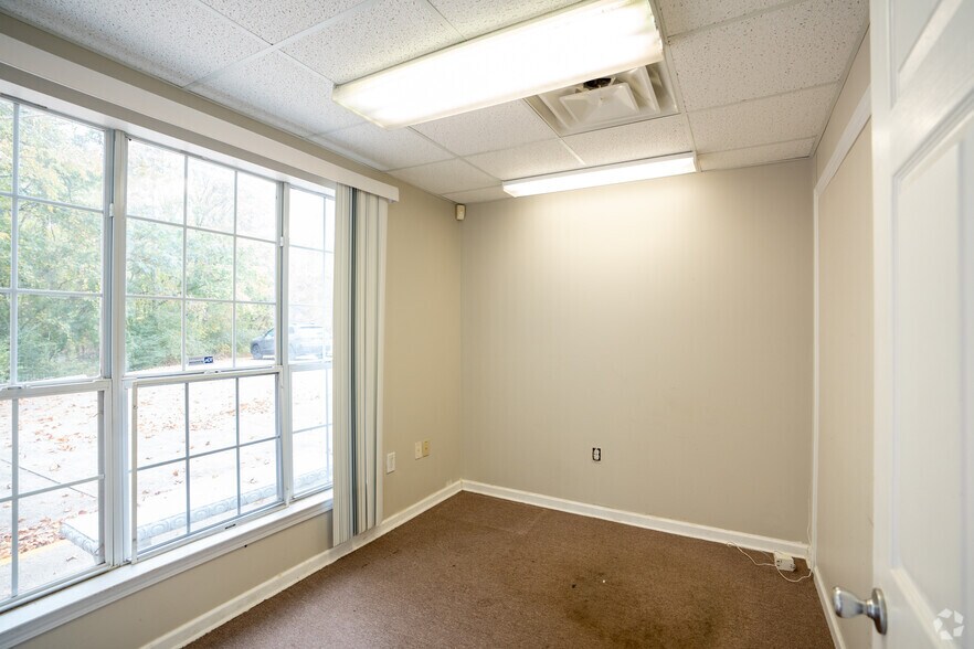 More Photos Of 7127 Gadsden Hwy, Trussville Unknown For Lease
