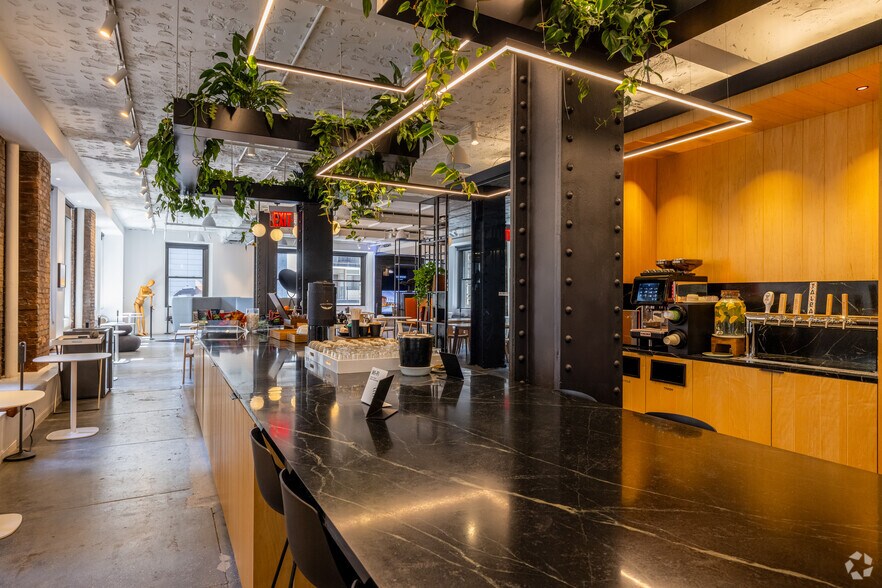 More Photos Of 101 Greenwich St, New York Office For Lease