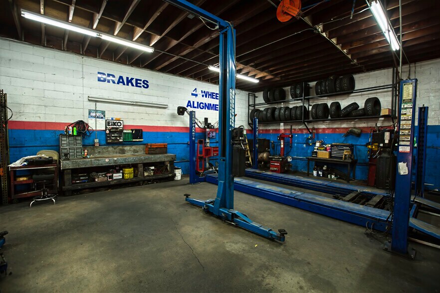 More Photos Of 590 N Lake Ave, Pasadena Auto Repair For Sale
