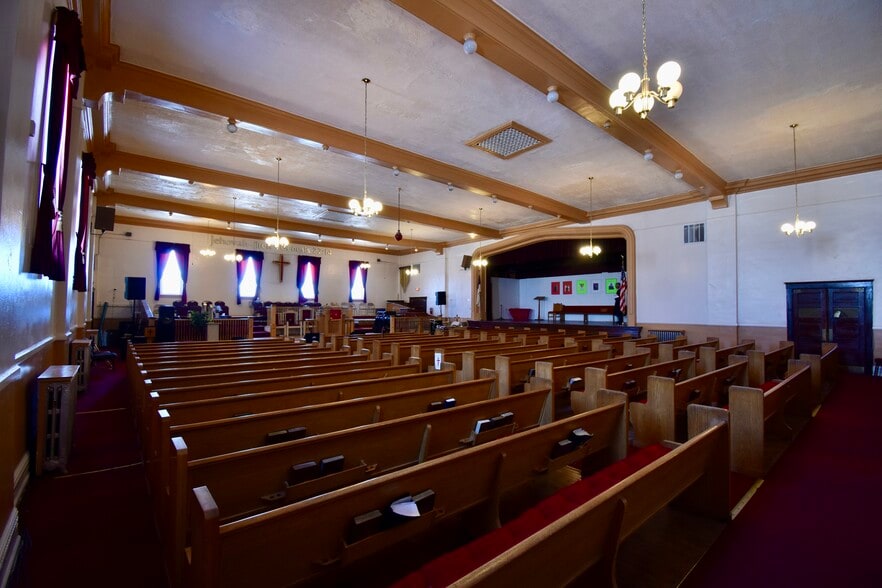 More Photos Of 5646 Lawton St, Detroit Religious Facility For Sale