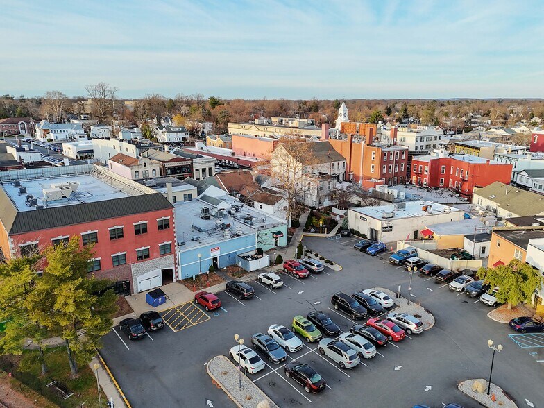 More Photos Of 36 W Main St, Freehold Medical For Lease