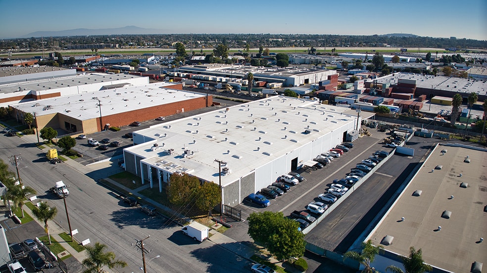 Primary Photo Of 2970 E Maria St, Rancho Dominguez Manufacturing For Sale