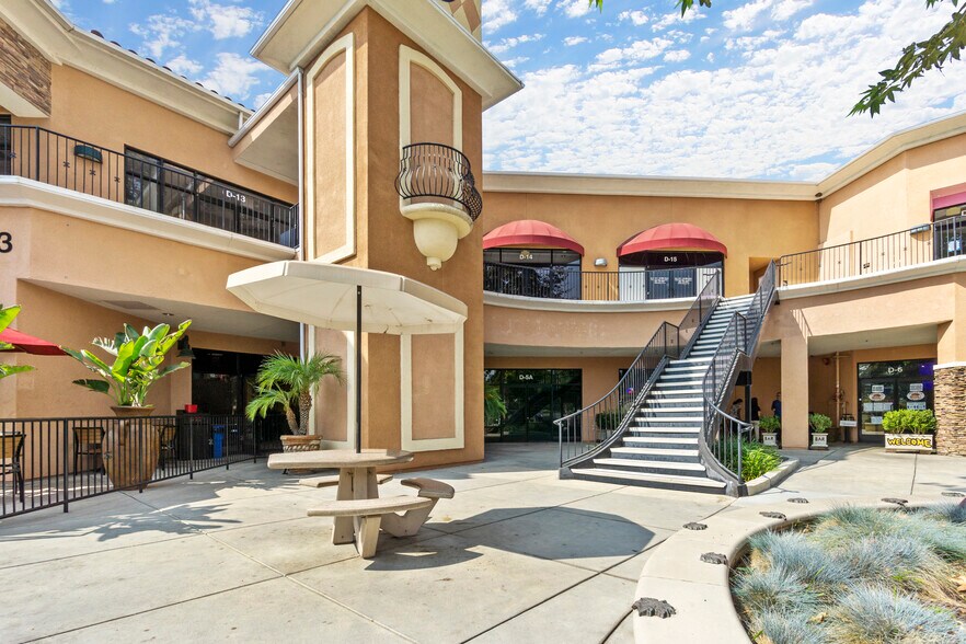 More Photos Of 6591-6599 Collins Dr, Moorpark Unknown For Lease