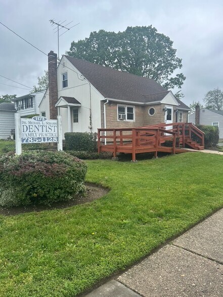 Primary Photo Of 1173 Bellmore Rd, North Bellmore Office For Sale