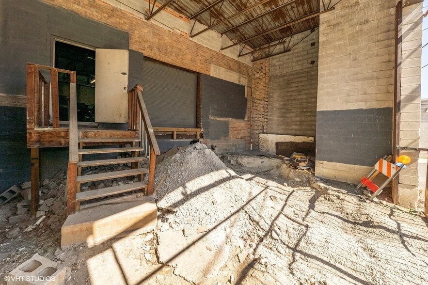 More Photos Of 2415 W 24th Pl, Chicago Warehouse For Sale