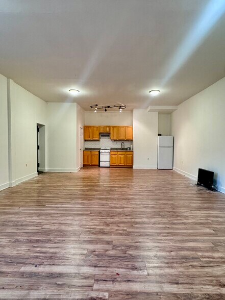 Primary Photo Of 210 Humboldt St, Brooklyn Apartments For Lease