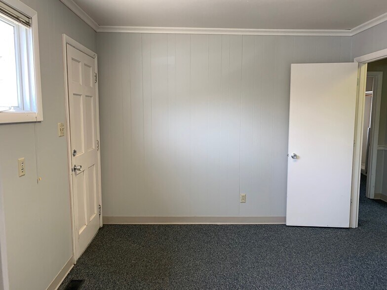More Photos Of 2134 Nicholasville Rd, Lexington Medical For Sale