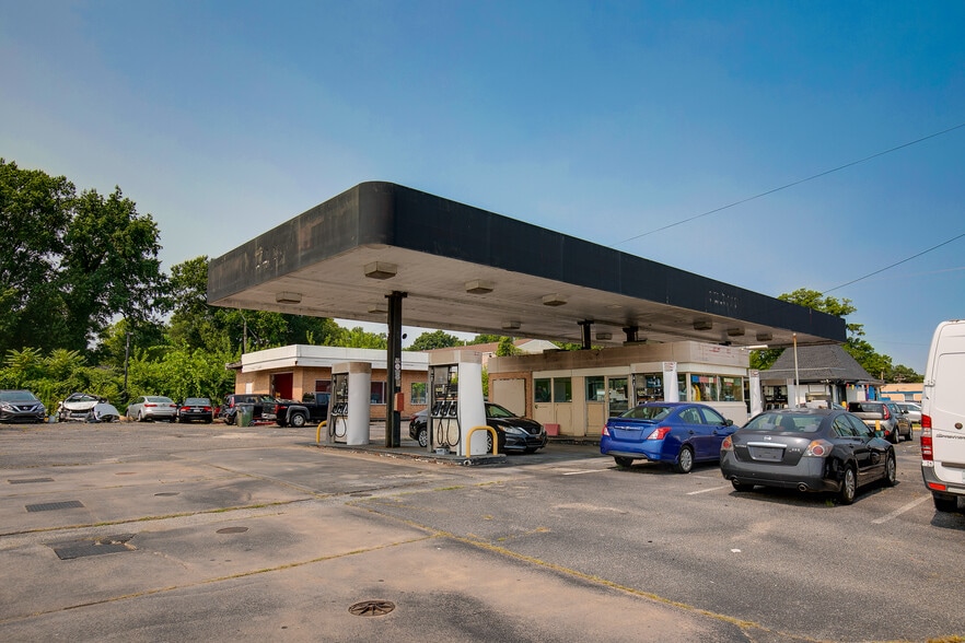 Primary Photo Of 150 E Belt Blvd, Richmond Service Station For Sale