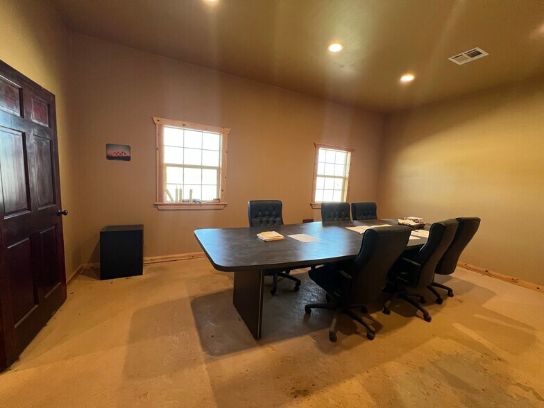 More Photos Of 13616 N 2920 Rd, Dover Warehouse For Sale