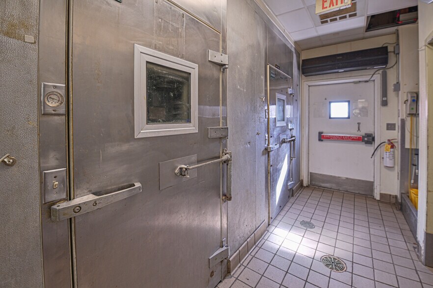 More Photos Of 2675 32nd Ave S, Grand Forks Restaurant For Sale