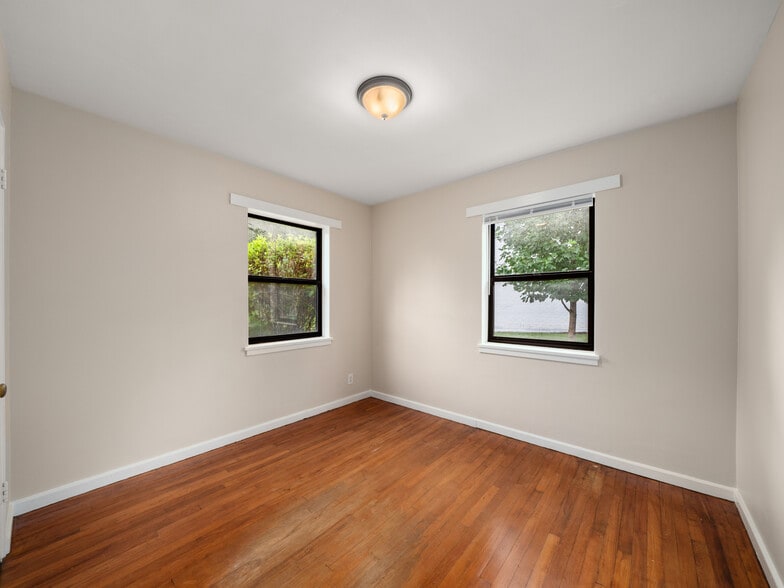 More Photos Of 615 Biltmore Ave, Asheville Apartments For Sale