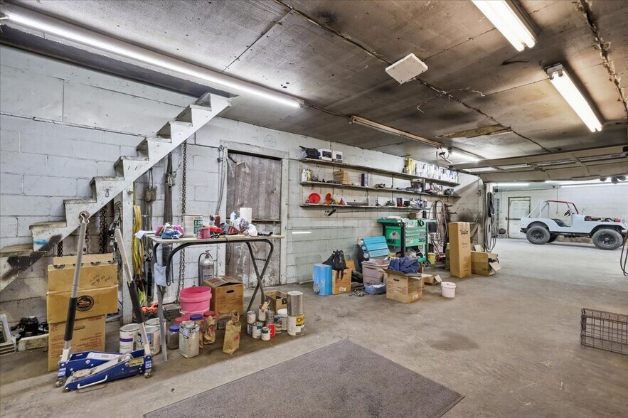 More Photos Of 2633 Harriman Hwy, Harriman Warehouse For Sale
