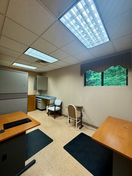 More Photos Of 1217 Davie Ave, Statesville Medical For Sale