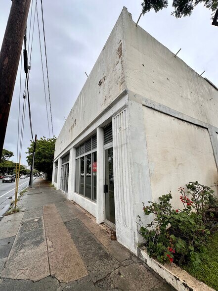 More Photos Of 780 S Beretania St, Honolulu Storefront For Lease