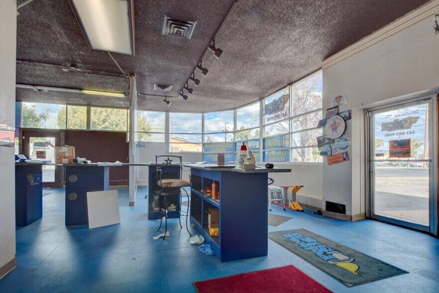 More Photos Of 606 S 6th St, Klamath Falls Specialty For Sale