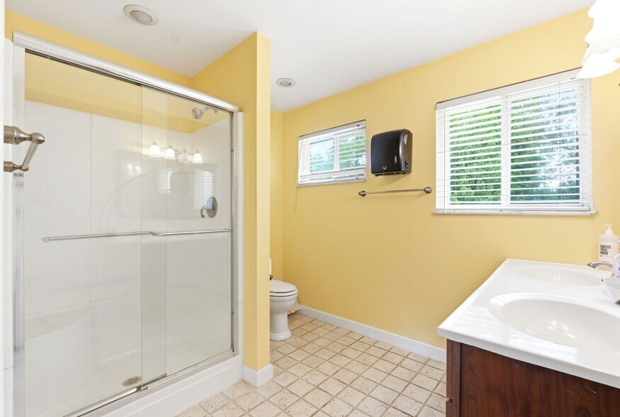 More Photos Of 10 Fairway Dr, Springboro Office Residential For Sale