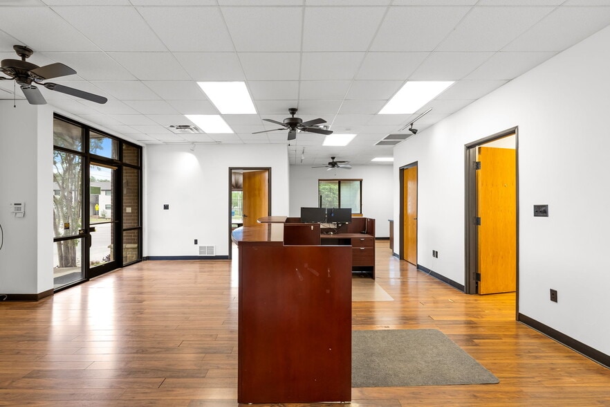 More Photos Of 1515 E Belt Line Rd, Carrollton Office Residential For Sale