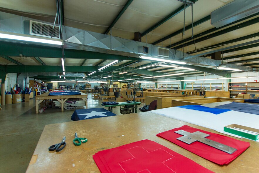 More Photos Of 1453 Johnson Ave, New Hope Manufacturing For Sale