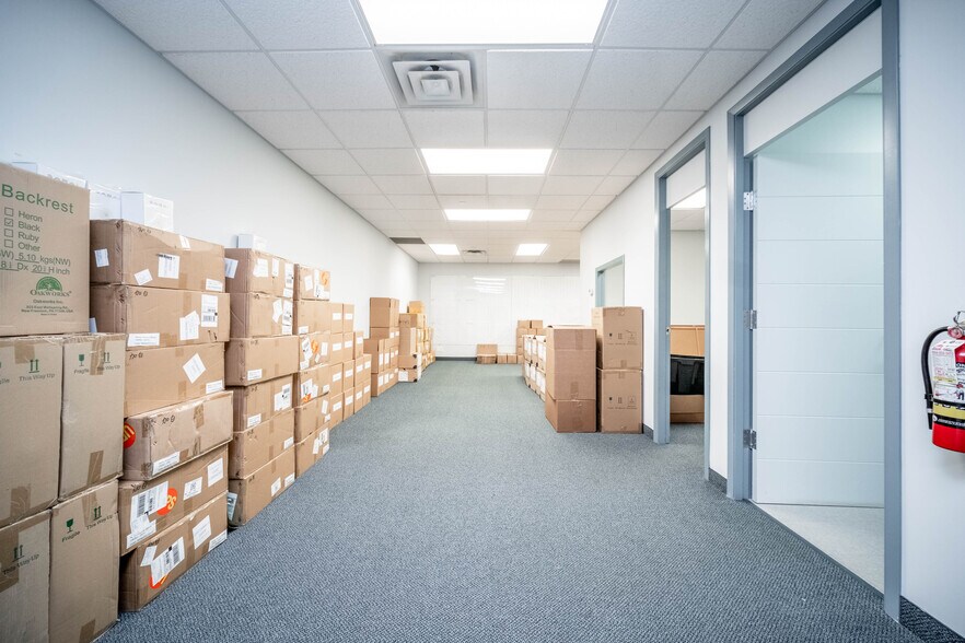 More Photos Of 1515 Broadway St, Port Coquitlam Warehouse For Lease