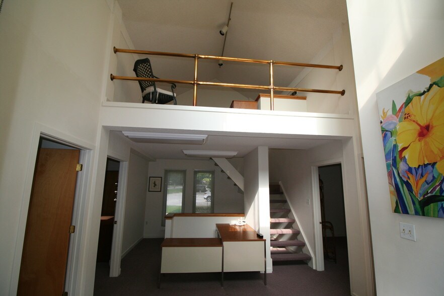 More Photos Of 300 N Pottstown Pike, Exton Office For Lease