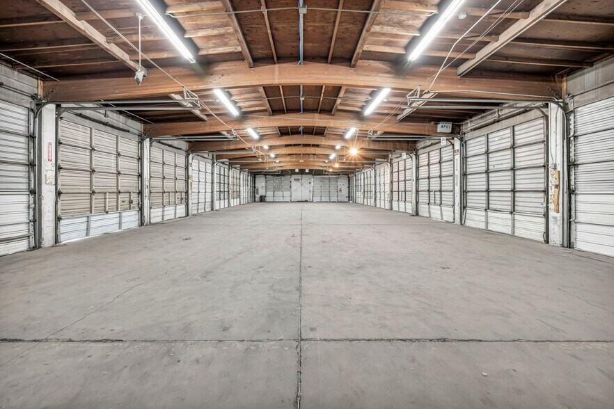 More Photos Of 1235 Glendale Ave, Sparks Truck Terminal For Lease