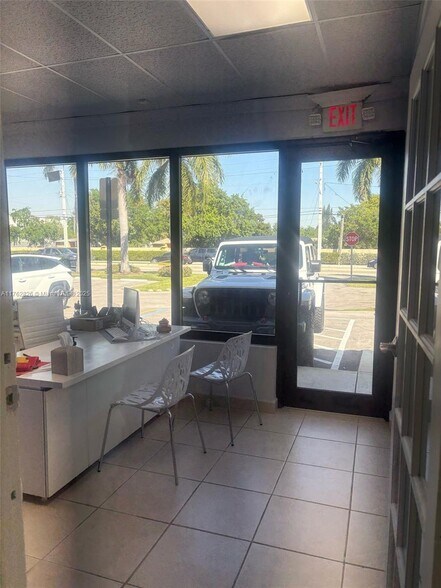 More Photos Of 828 Pembroke Rd, Hallandale Unknown For Lease
