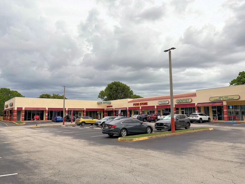 More Photos Of 7118-7170 N Nob Hill Rd, Tamarac General Retail For Lease