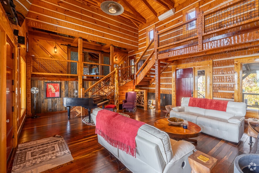 More Photos Of 1150 County Road 113, Eureka Springs Lodge Meeting Hall For Sale