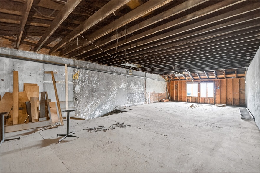 More Photos Of 26 N Main St, Waterbury Storefront Retail Office For Sale