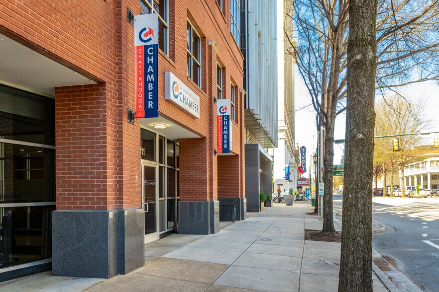 More Photos Of 811 Broad St, Chattanooga Medical For Lease
