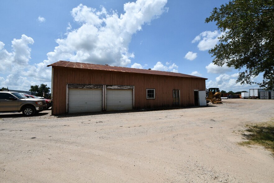 More Photos Of 34507 FM 1093, Simonton Land For Lease