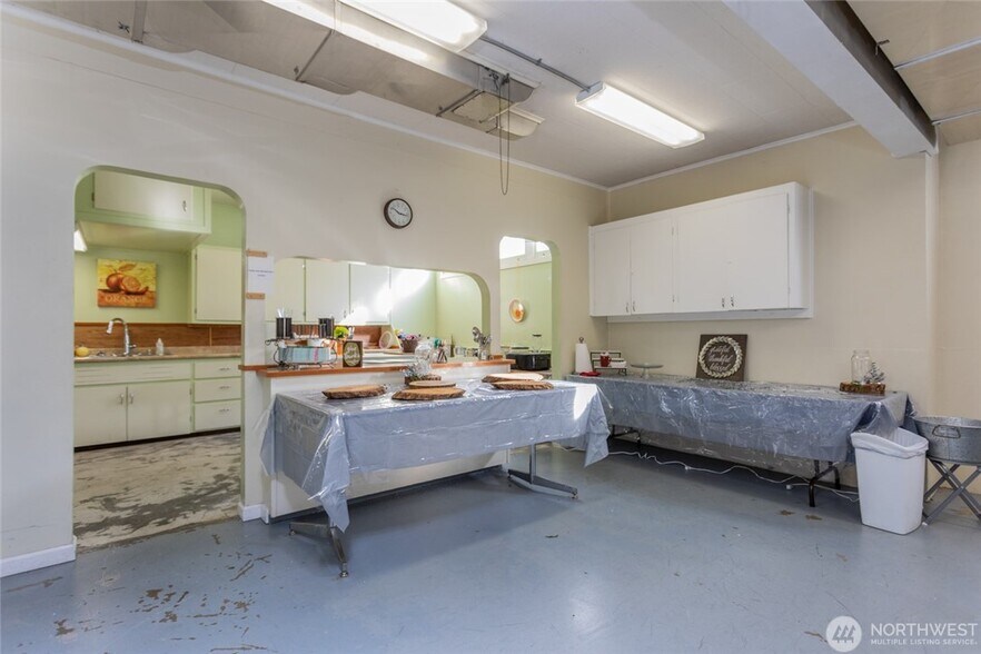 More Photos Of 1019 12th St, Anacortes Flex For Lease