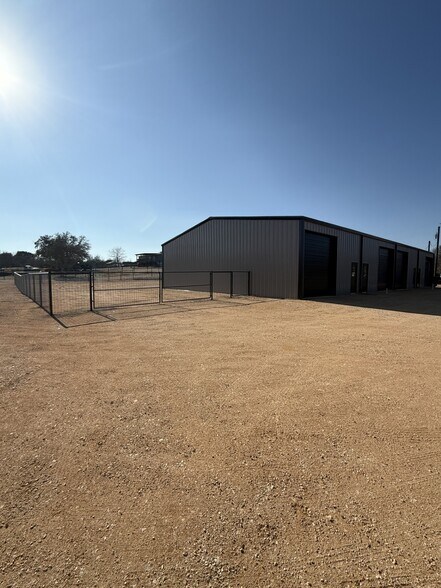 More Photos Of 3782 FM 725, New Braunfels Warehouse For Lease