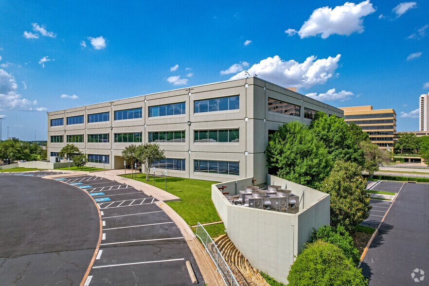 More Photos Of 130 E John Carpenter Fwy, Irving Office For Sale