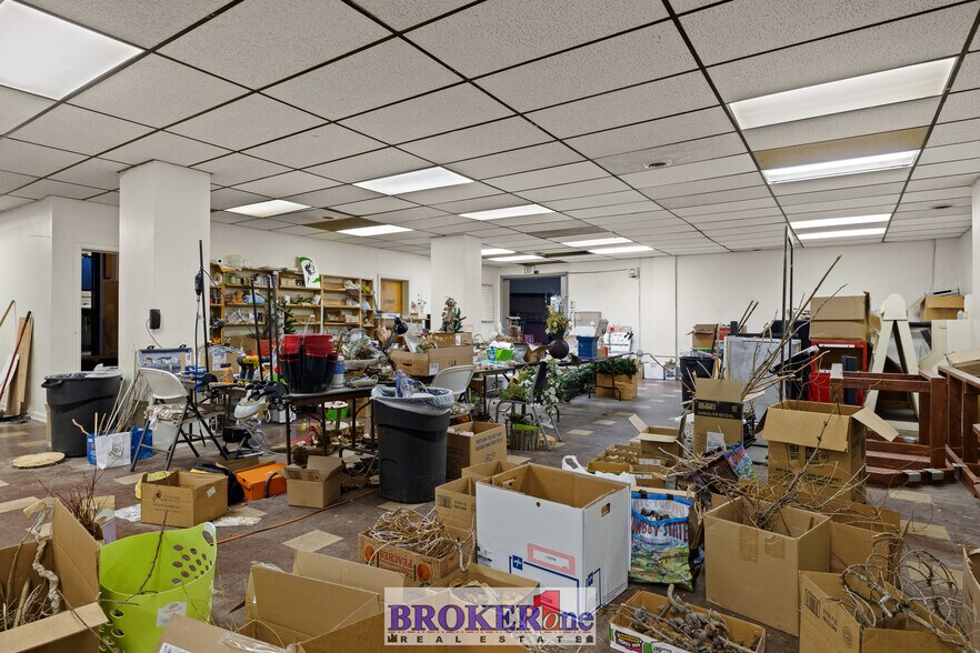 More Photos Of 225 N Wolcott St, Casper Flex For Lease