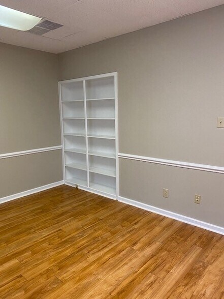 More Photos Of 660-680 N Spence Ave, Goldsboro Office For Lease