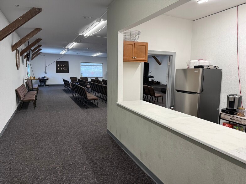 More Photos Of 1236 Central Ave, Sarasota Warehouse For Lease