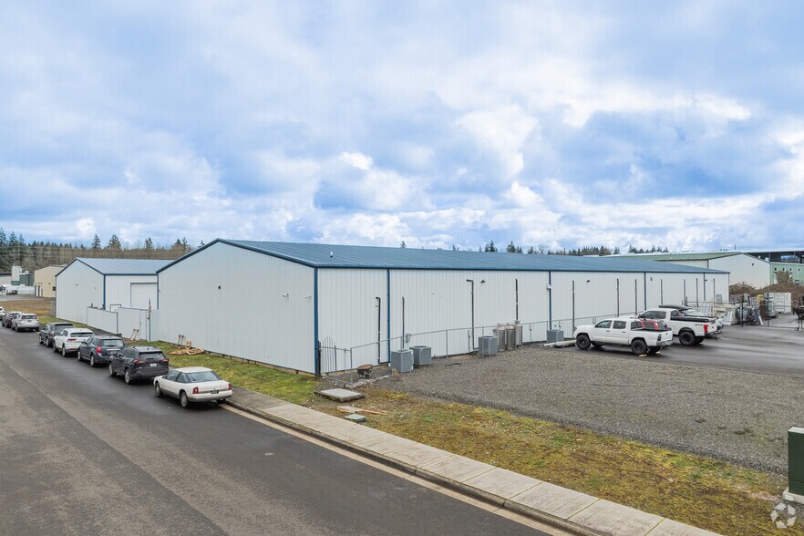 More Photos Of 1040 NW Noble Dr, Estacada Manufacturing For Sale