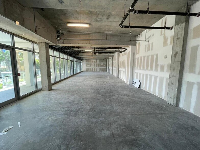 More Photos Of 777 N Ocean Dr, Hollywood Hotel For Sale